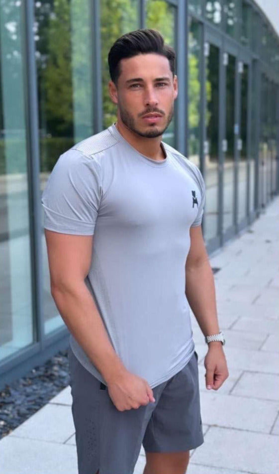 Muscle Fit       T-Shirt  - Grey